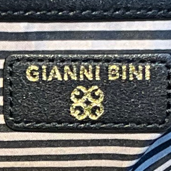 Gianni Bini brown reptile print winged tote. B2A6 - Picture 9 of 9